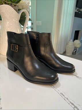 Cole Haan Black Leather Ankle Booties with Buckle Accent size 8.5 NWOT